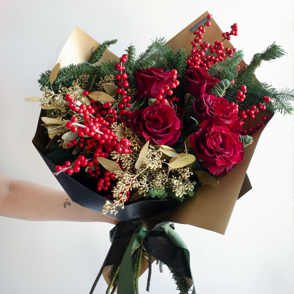 Embracing the Festive Blooms: A Guide to Seasonal Flowers for Christmas