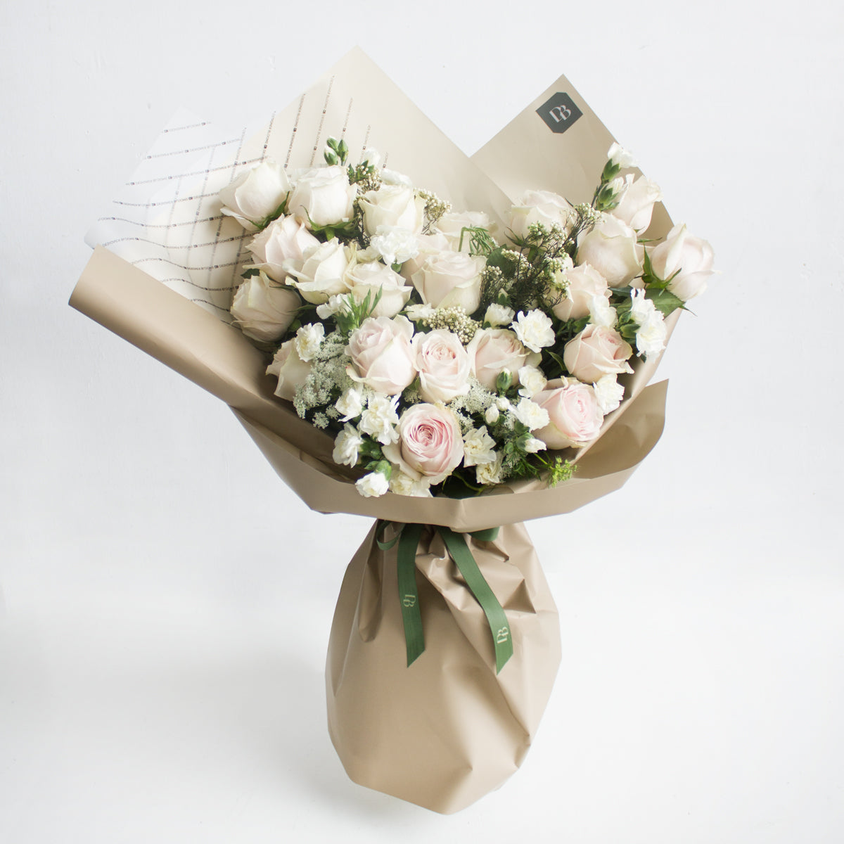 Classic Love Quicksand Rose Bouquet DB Studio